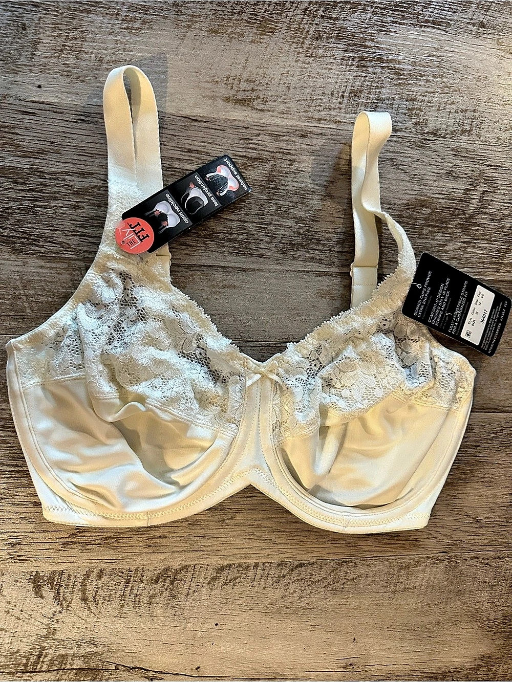 Wacoal Lace Bra in Cream NWT